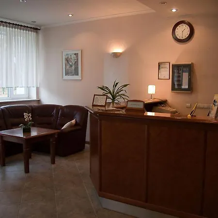 Hotel Marinas Nams